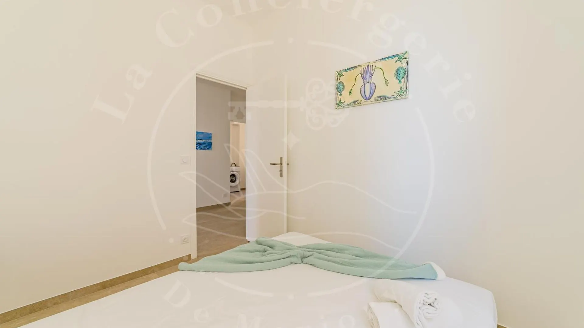 Elegance Cotiere - Vue Imprenable, Plage A 5 Min Toulon 0*,  France